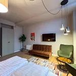 Schoenhaus Prenzlauer Berg - Grosszuegiges Design-apartment Berlin